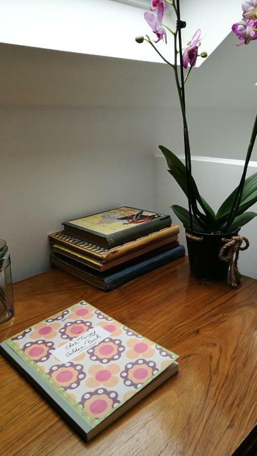 Chez Twiggy - Guesthouse Vintage A Prenois Luaran gambar